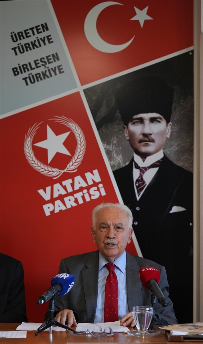 Vatan Partisi Genel Başkanı Perinçek, basın toplantısında konuştu: