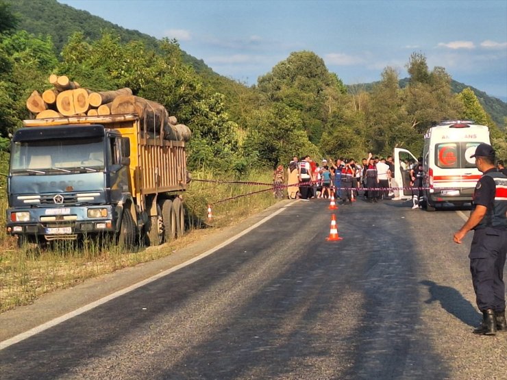 Zonguldak'ta kamyonun çarptığı elektrikli bisiklet sürücüsü öldü