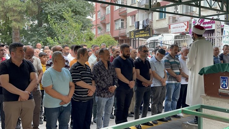 Ankara'da asansör boşluğuna düşerek ölen stajyer öğrenci defnedildi