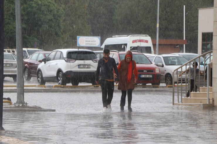 Niğde'de sağanak etkili oldu