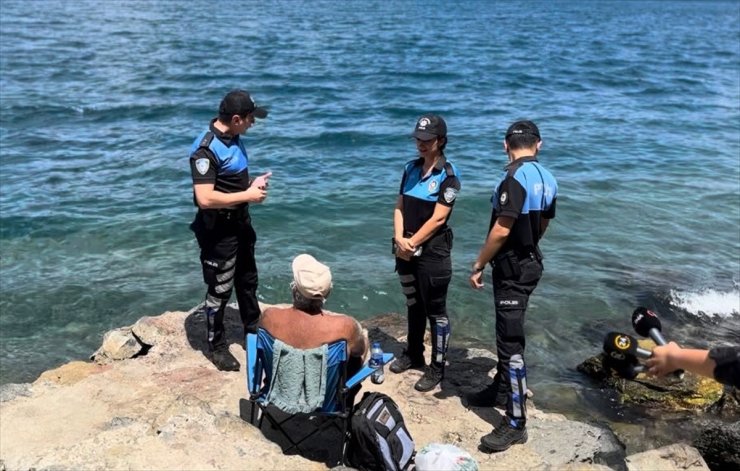 İstanbul'da polis ekipleri boğulma vakalarına karşı vatandaşları bilgilendirdi