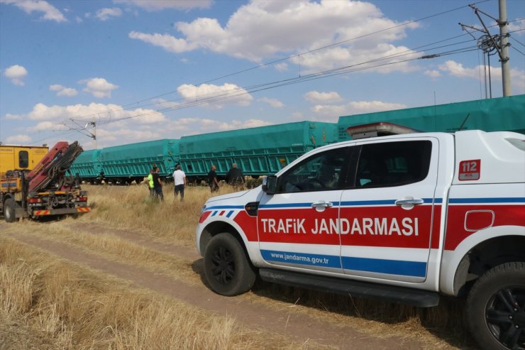 Kayseri'de yük treninin çarptığı işçi öldü