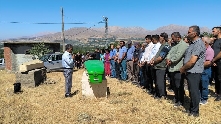 Malatya'da traktörün çarptığı 2 çocuğun cenazesi defnedildi