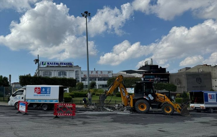 Güngören'de yol çalışması sırasında su borusu patladı