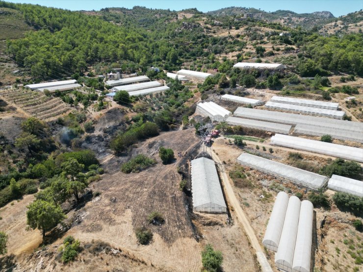 Antalya'da çıkan orman yangını söndürüldü