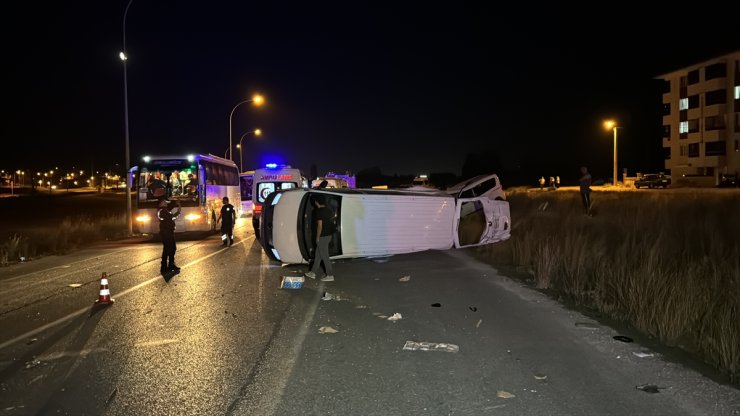 Kütahya'da zincirleme trafik kazasında 1 kişi öldü, 8 kişi yaralandı