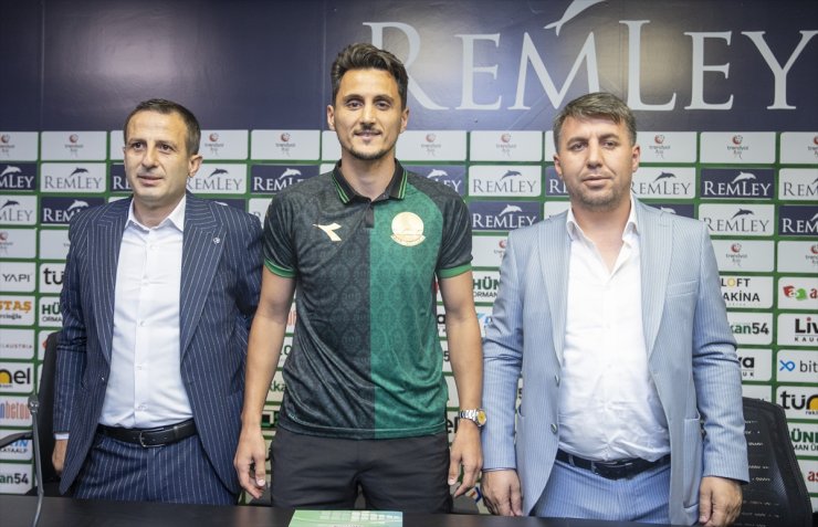 Sakaryaspor, eski futbolcusu Mustafa Pektemek'i kadrosuna kattı