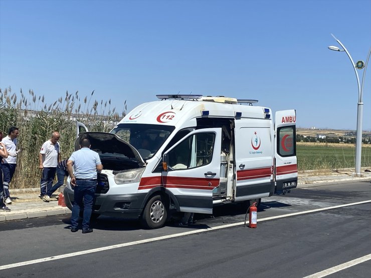 Diyarbakır'da seyir halindeki ambulansta çıkan yangın söndürüldü