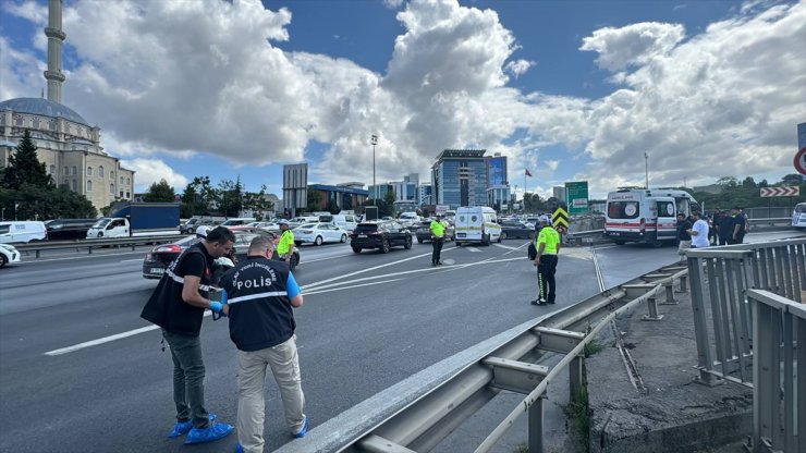 Bağcılar'da bariyere çarpan motosikletteki polis memuru hayatını kaybetti