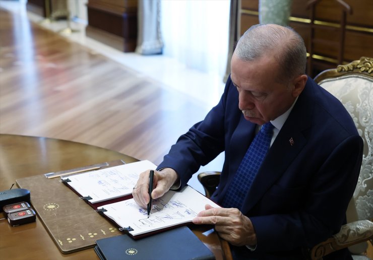 Cumhurbaşkanı Erdoğan, YAŞ kararlarını imzaladı