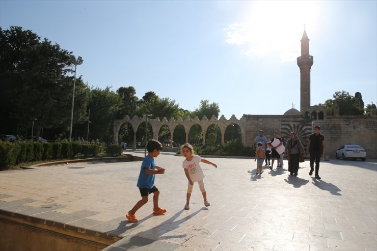 Şanlıurfa'da sıcak hava etkisini sürdürüyor