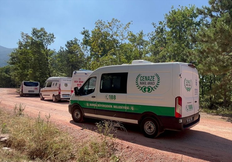 GÜNCELLEME - Bursa'da kahvehaneyi tüfekle tarayan, trafikte otomobili gasbeden saldırgan ölü bulundu