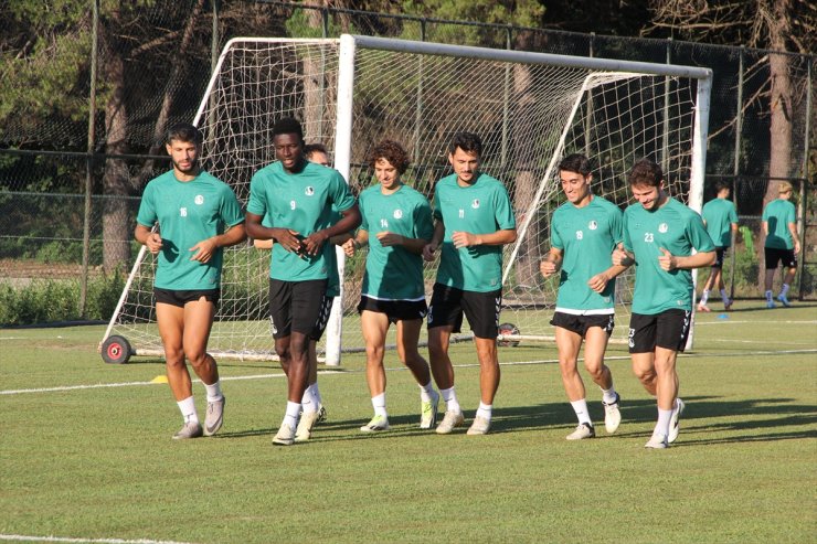 Sakaryaspor, sezon hazırlıklarını akşam antrenmanıyla sürdürdü