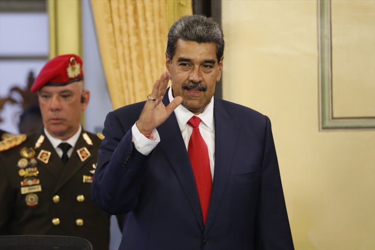 Venezuela Devlet Başkanı Maduro, şiddet olaylarında 2 askerin öldüğünü duyurdu