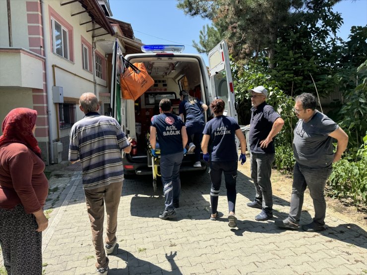 Bolu'da haber alınamayan yaşlı adam, evinin bahçesinde yaralı bulundu