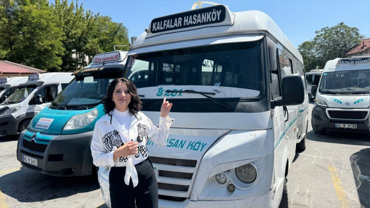 Konya'da çalışan kadın dolmuş şoförü, baba mesleğini sürdürmek istiyor