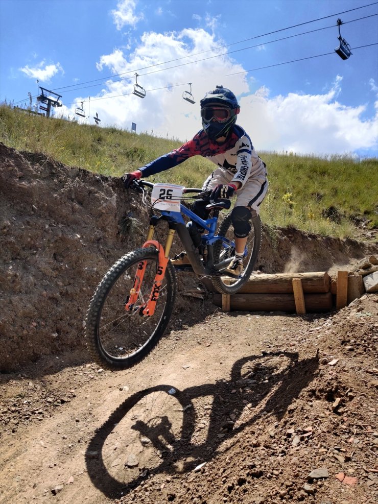 Erzurum'da düzenlenen Downhill Türkiye Şampiyonası sona erdi