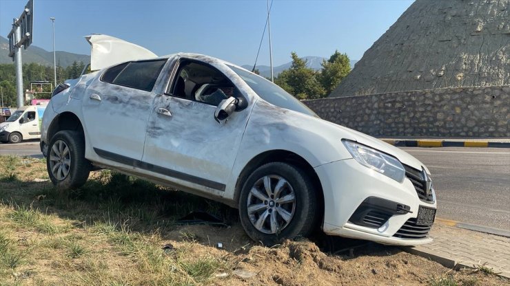 Karabük'te polisin "dur" ihtarına uymayan sürücü kaza yaptı