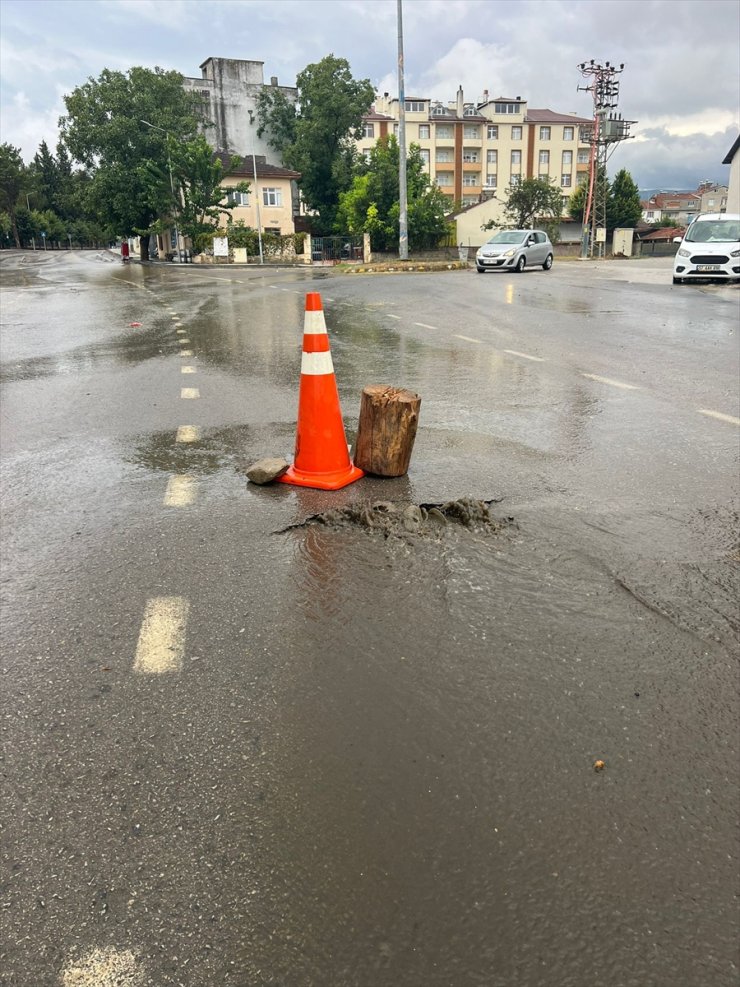 Sinop'un Saraydüzü ilçesinde sağanak sonrası ev, iş yeri ve tarım arazilerini su bastı