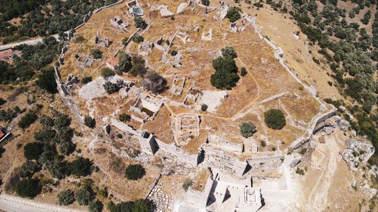 Beçin Antik Kenti'ndeki kazılarda Menteşeoğulları Beyliği döneminden sarnıç ortaya çıkarıldı