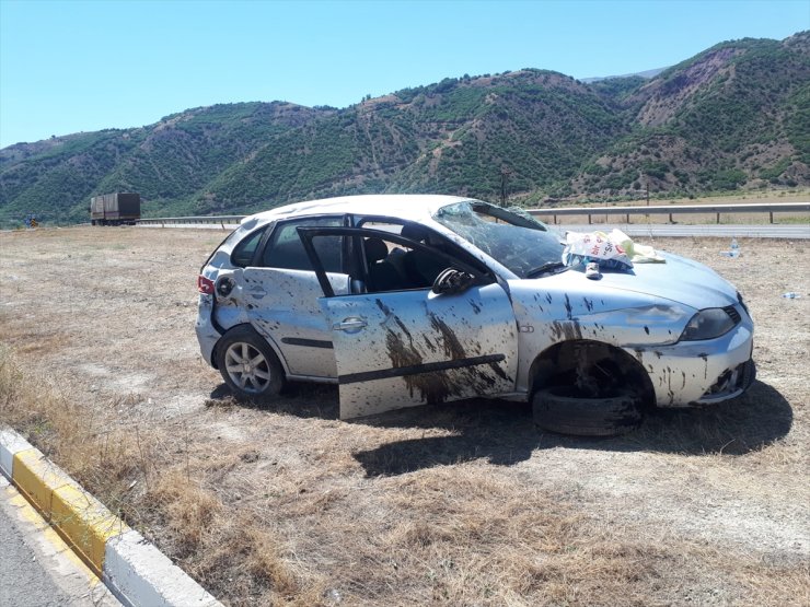 Erzincan’da devrilen otomobildeki 4 kişi yaralandı