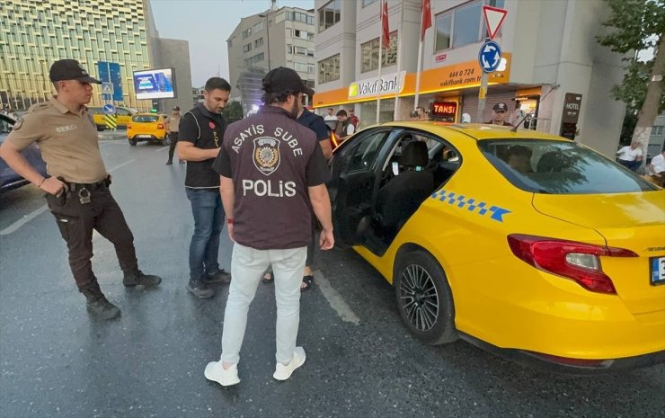 İstanbul polisinden helikopter destekli "huzur" uygulaması