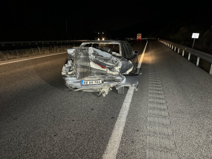 Yozgat'ta minibüs ve otomobilin çarpışması sonucu 4 kişi yaralandı