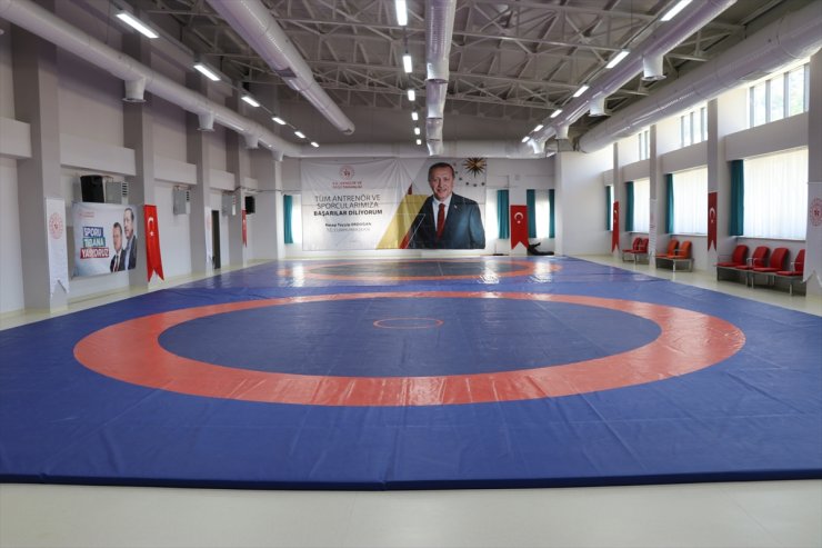 Amasya’da 35 milyon lira maliyetle yapılan spor tesisi açıldı
