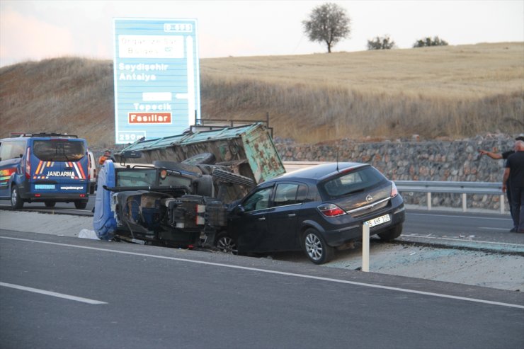 Konya'da otomobille çarpışan traktörün sürücüsü öldü