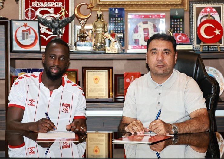Sivasspor, Samba Camara ve Noah Sonko Sundberg ile sözleşme imzaladı