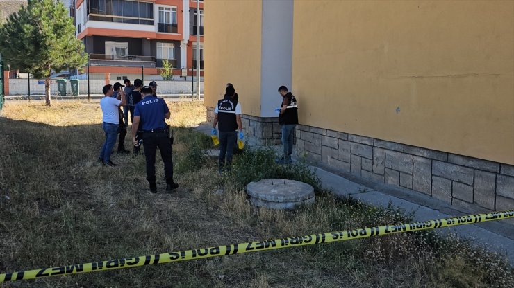 Erzincan’da bir kişi apartman boşluğunda ölü bulundu