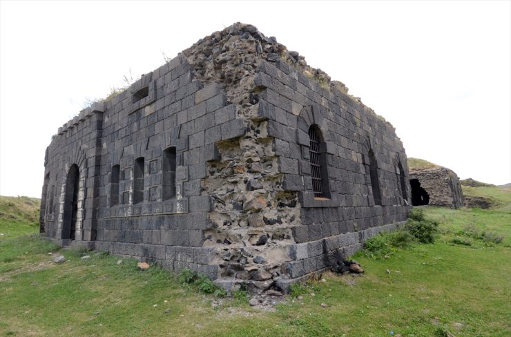 Kars'taki "Gemli Tabya" turizme kazandırılmayı bekliyor