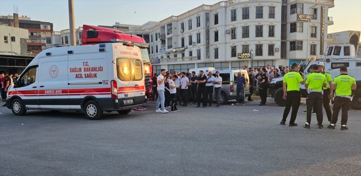 Mardin'de tırın çarptığı kişi öldü