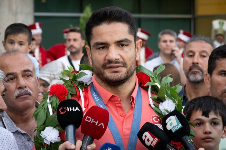 Olimpiyatta bronz madalya kazanan Taha Akgül'den hakemlere tepki