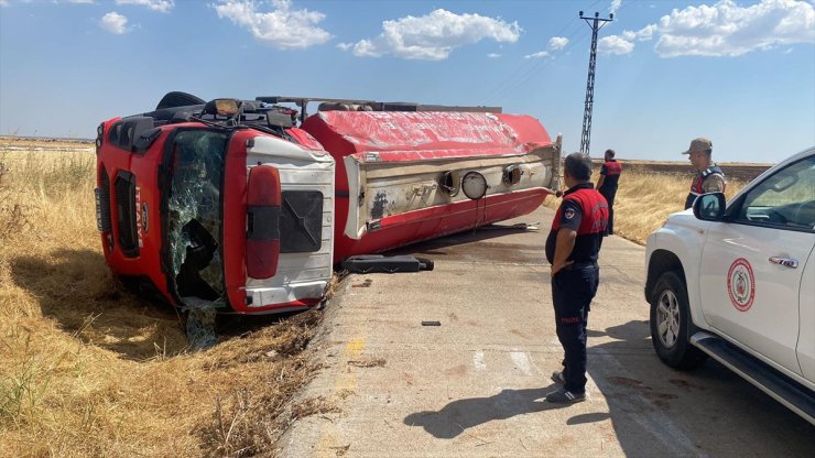 Şanlıurfa'da itfaiye aracının devrildiği kazada 3 kişi yaralandı