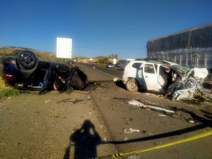 Malatya'da zincirleme trafik kazasında 2 kişi öldü, 4 kişi yaralandı