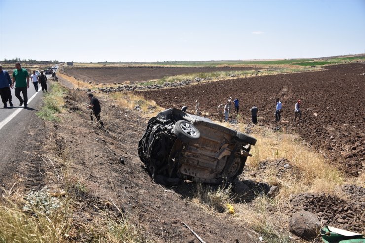 Şanlıurfa'da şarampole devrilen otomobildeki 1 kişi öldü, 3 kişi yaralandı