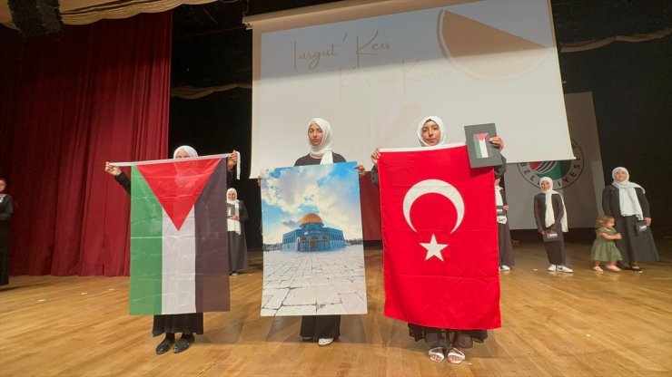 Antalya'da Kur'an kursu öğrencilerinden Filistin'e yardım