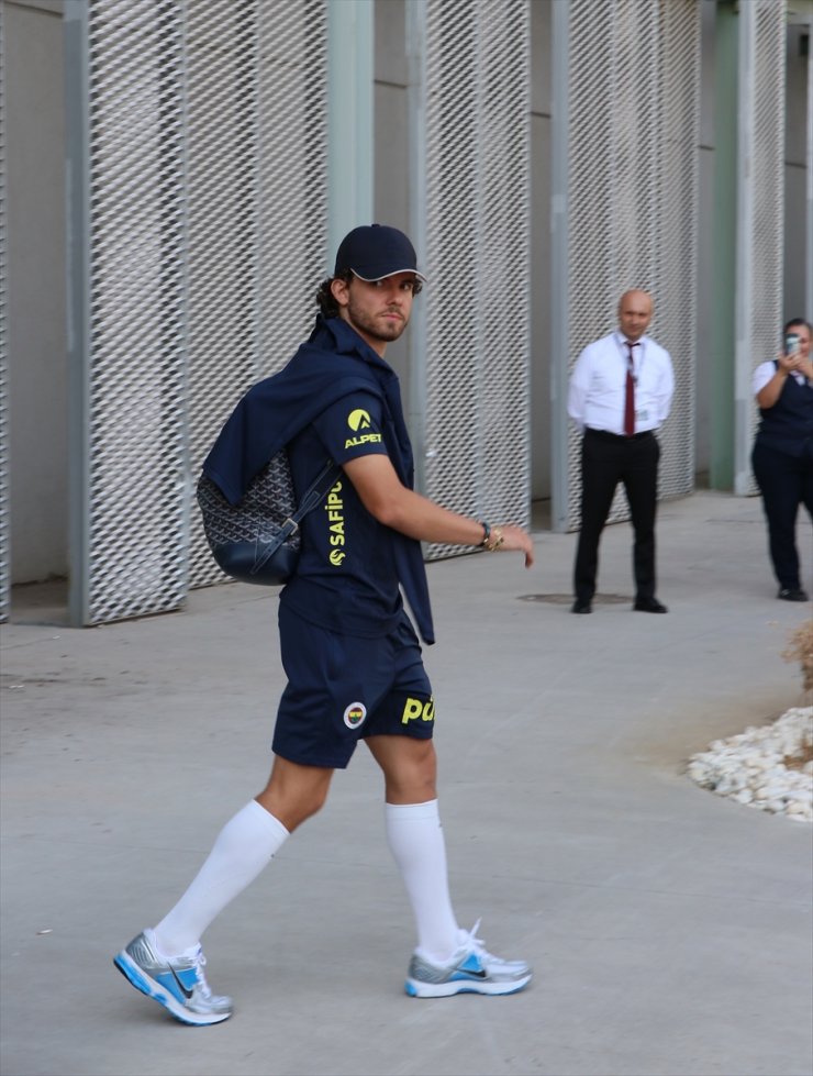 Fenerbahçe, Göztepe karşılaşması için İzmir'e geldi