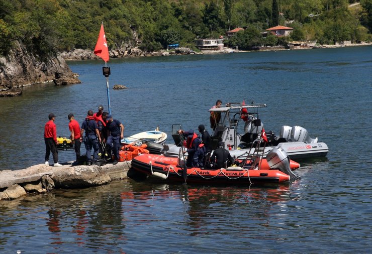 GÜNCELLEME 4 - Kastamonu'da batan teknedeki 3 kişiden 2'sinin cansız bedeni bulundu