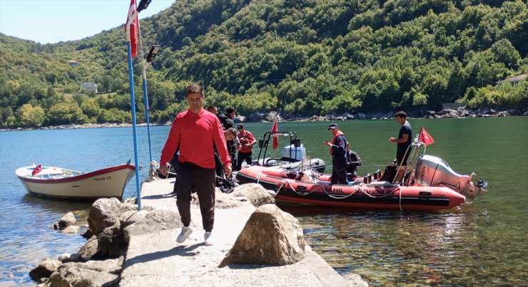 GÜNCELLEME 3 - Kastamonu'da batan teknedeki 3 kişiden 2'sinin cansız bedeni bulundu