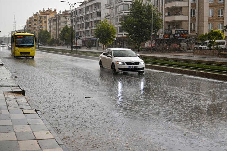 Gaziantep'te sağanak etkili oldu