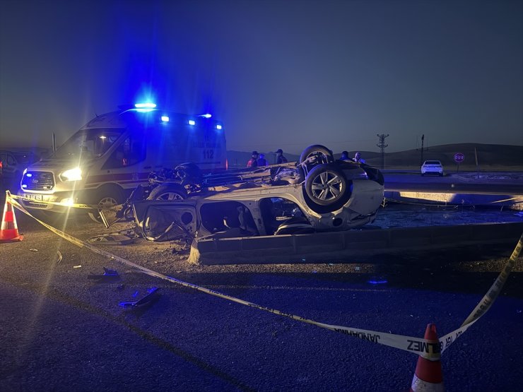 Kayseri'de devrilen otomobildeki 4 kişi öldü, 2 kişi yaralandı