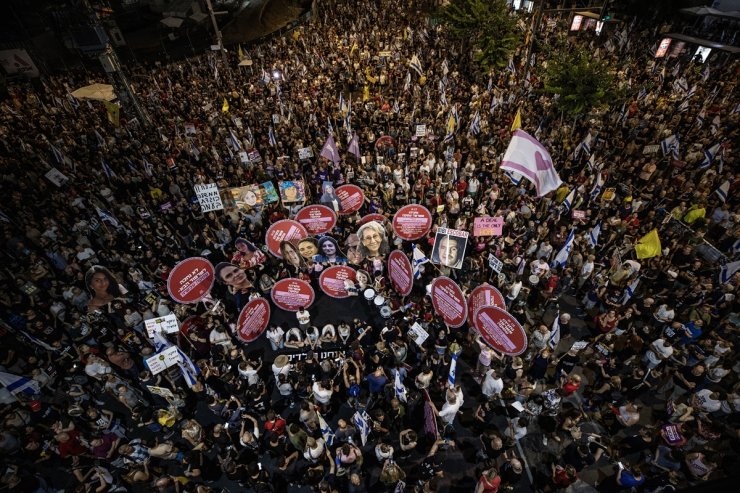 İsrailliler Gazze'de esir takası anlaşması ve erken seçim talebiyle haftalık gösteri düzenledi