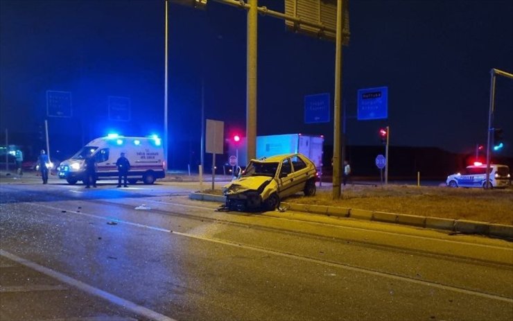 Çorum'da kamyonla çarpışan otomobildeki 1 kişi öldü