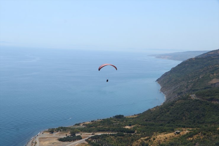 Tekirdağ'da mavi ve yeşilin buluştuğu "Uçmakdere Mahallesi" yerli ve yabancı turistlerin ilgisini çekiyor