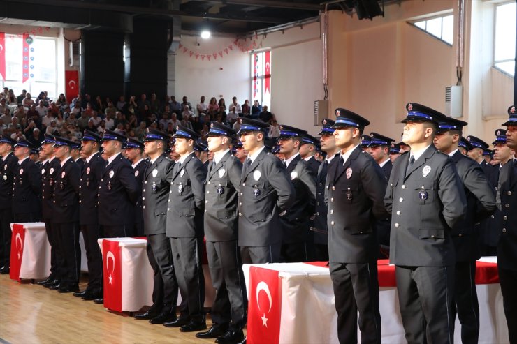 Adana'da eğitimini tamamlayan 308 polis adayı yemin etti