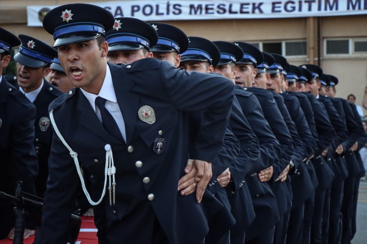 Bursa'da Polis Meslek Eğitim Merkezi'nde mezuniyet töreni düzenlendi