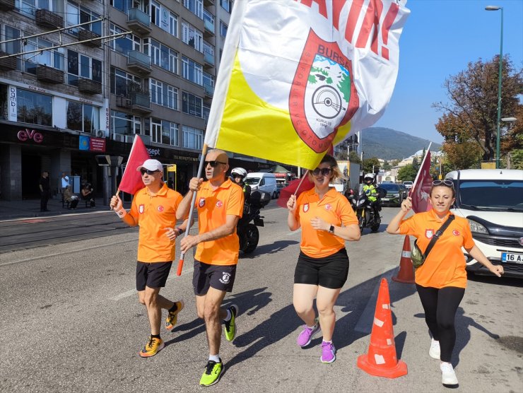 Bursa'da taksicilere yönelik şiddet eylemlerine karşı farkındalık koşusu yapıldı