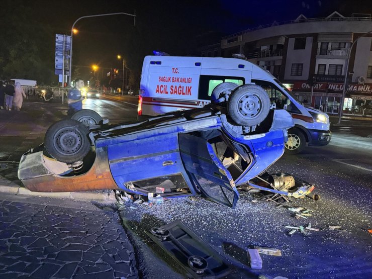 Düzce'de trafik kazasında 2 kişi yaralandı